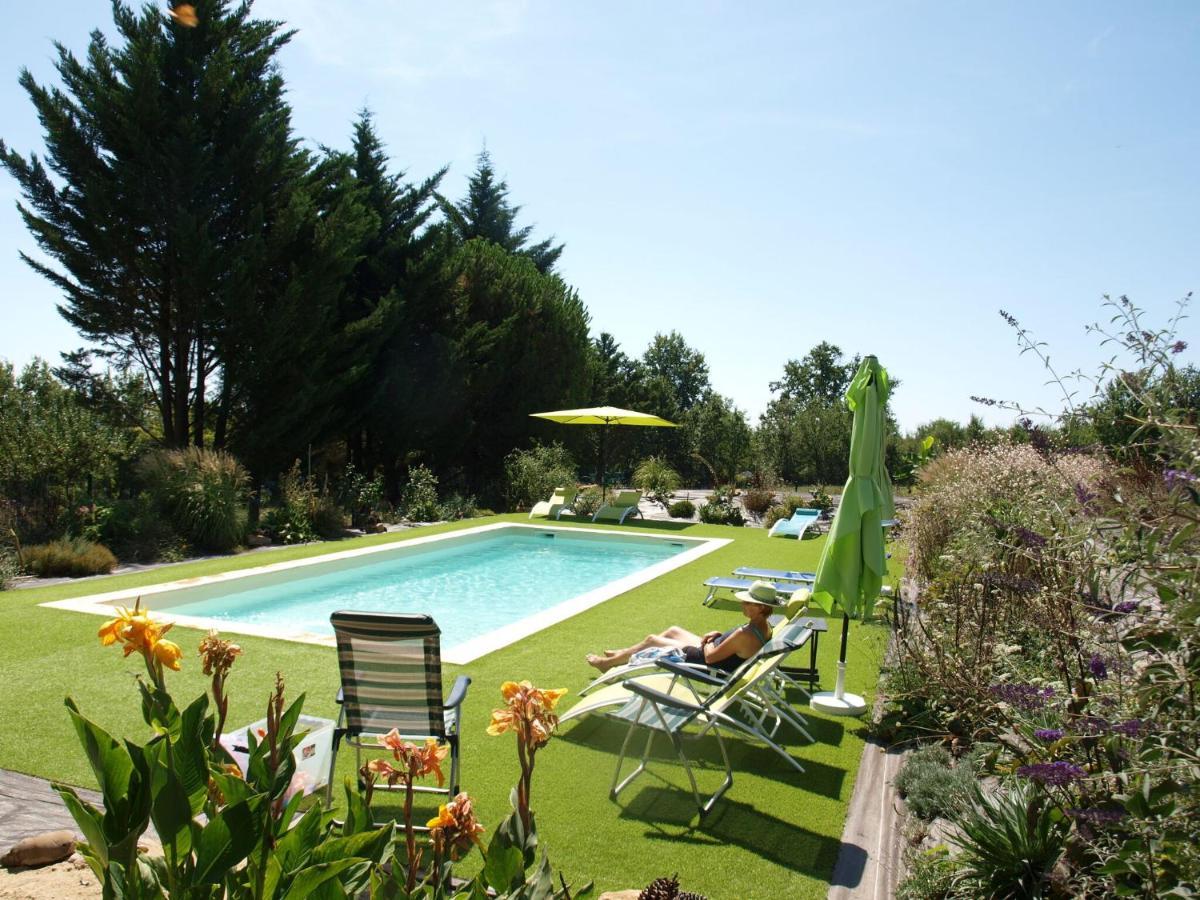 Cozy Cottage In Aquitaine With Private Swimming Pool Peyzac-le-Moustier Exteriér fotografie